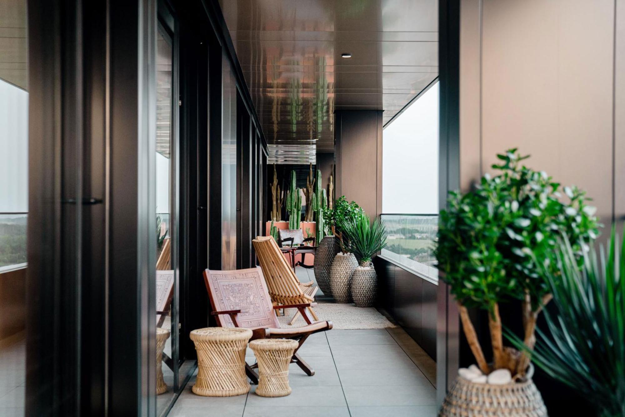Sky21 Lux With Pool, Gym, & Views * Luxemburg