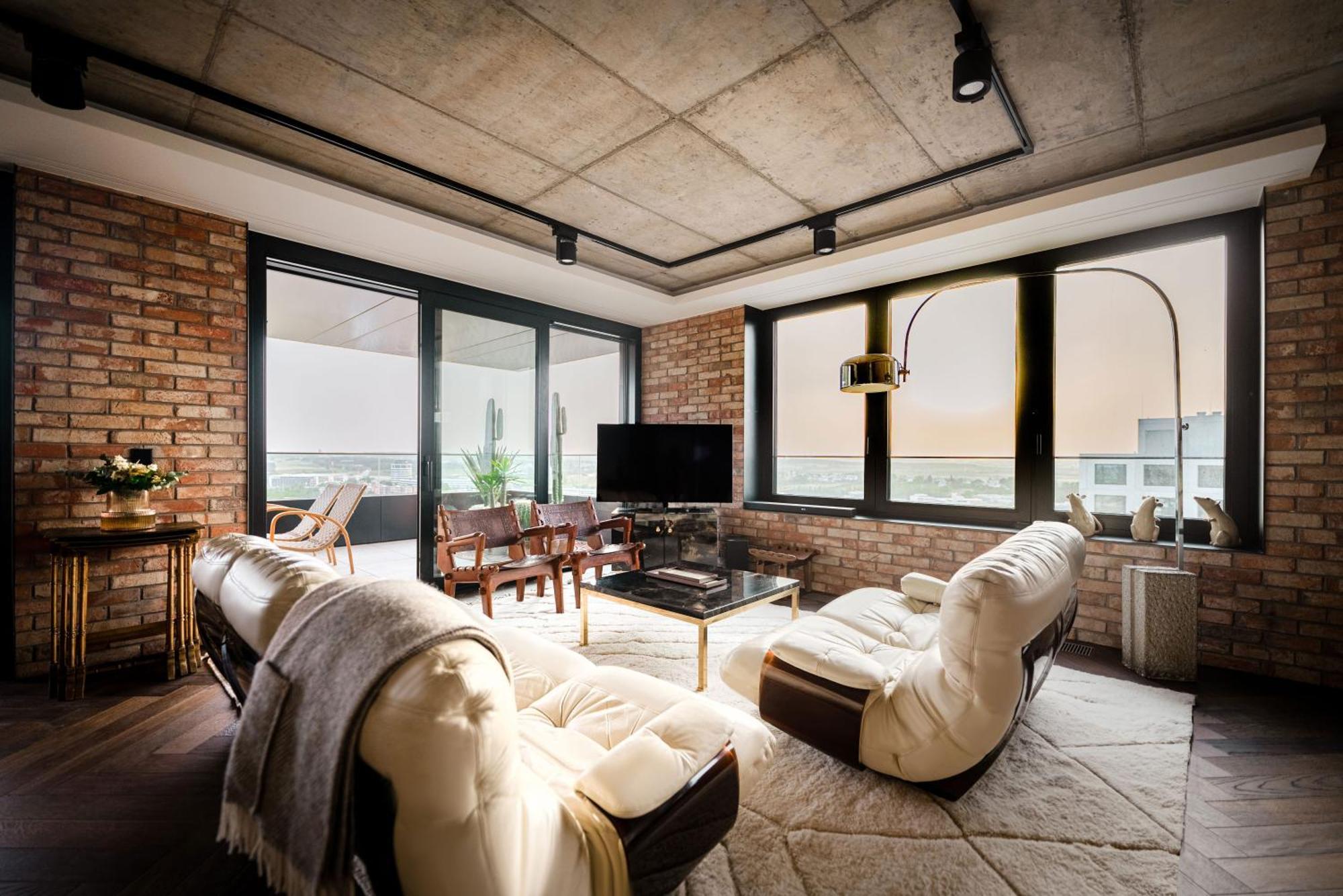 Apartment Sky21 Lux With Pool, Gym, & Views *