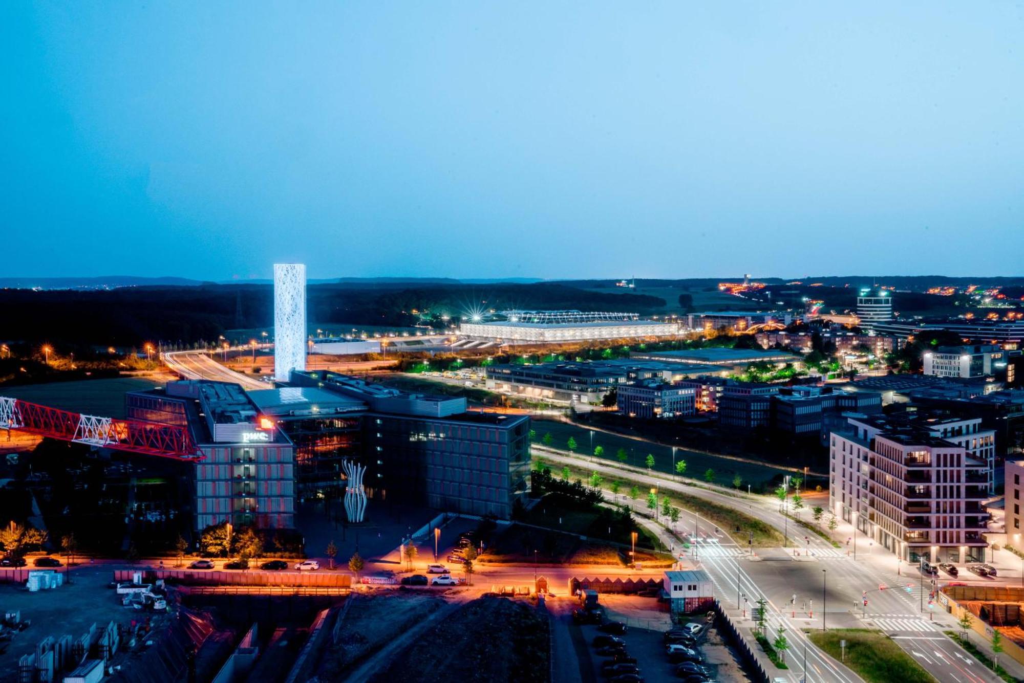 Sky21 Lux With Pool, Gym, & Views * Luxemburg