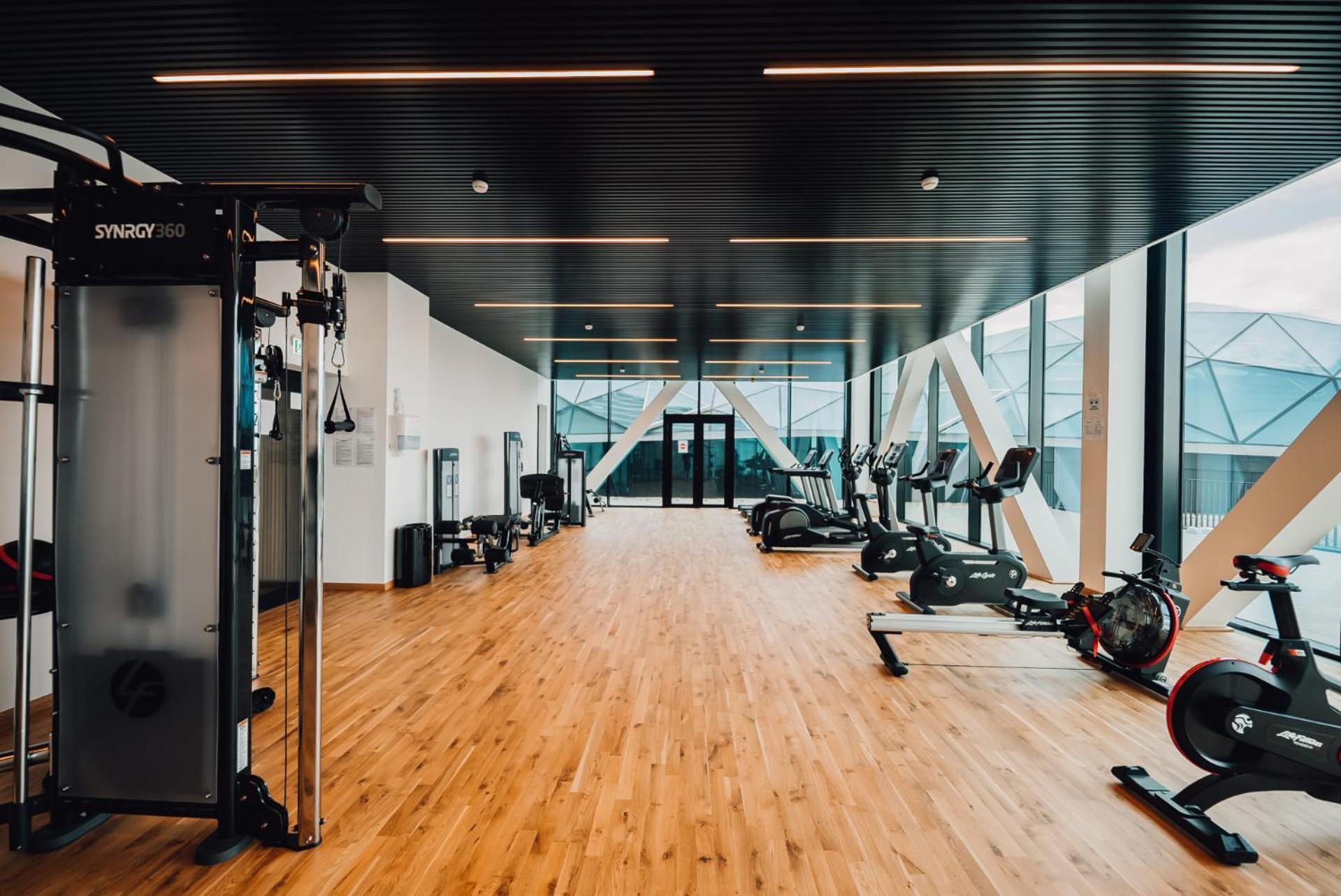Sky21 Lux With Pool, Gym, & Views Luxemburg