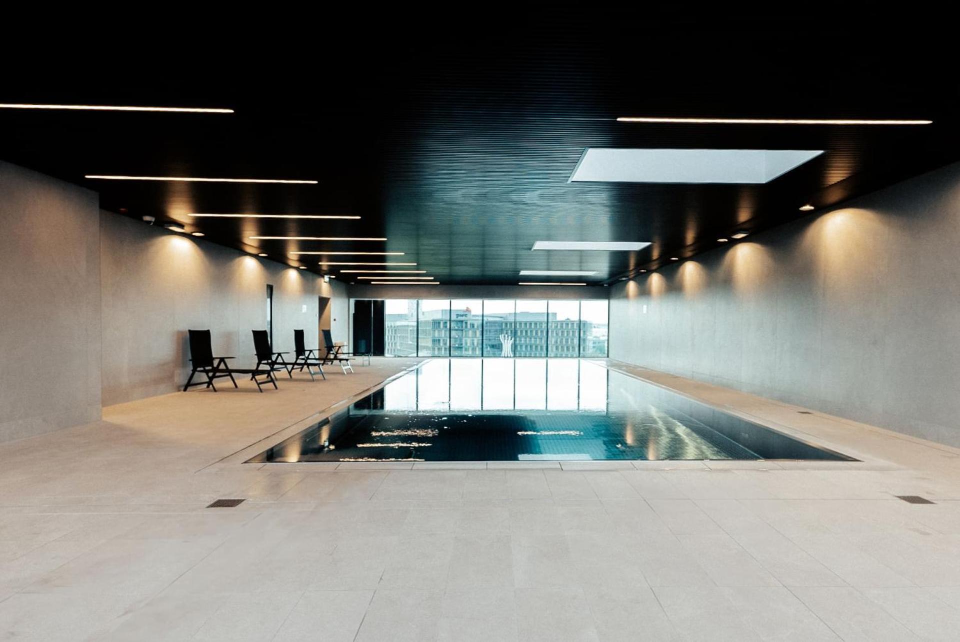 Sky21 Lux With Pool, Gym, & Views * Luxemburg